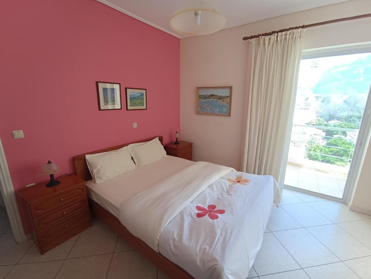 Thalia Apartment In Kalamata, 15' Walk From The City Center And The Beach Exterior photo