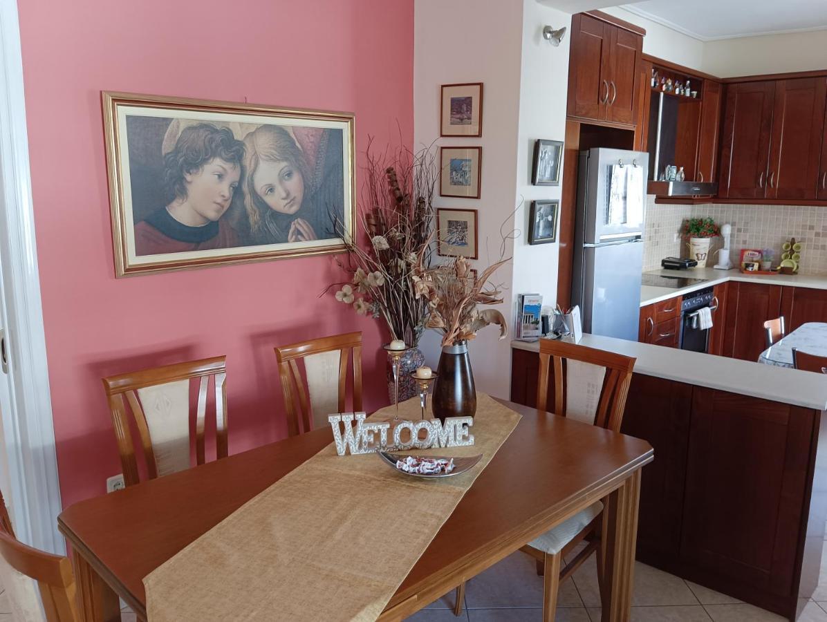 Thalia Apartment In Kalamata, 15' Walk From The City Center And The Beach Exterior photo